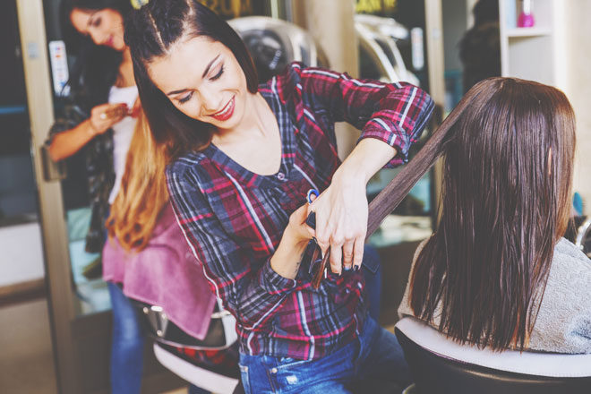 美容師に向いている星座ベスト3！　天秤座は美的センスを活かしてカリスマに