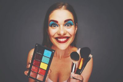 血液型【メイクの失敗】あるある O型はオシャレが過ぎて舞台メイクのような厚化粧に!?