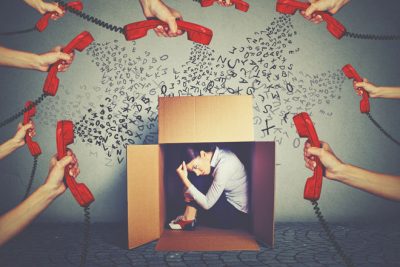 12星座【電話対応苦手】ランキング　山羊座はてしどろもどろに！