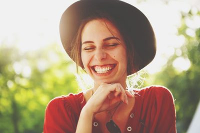 12星座【2019年幸せを呼ぶ顔】水瓶座はおでこ全開！