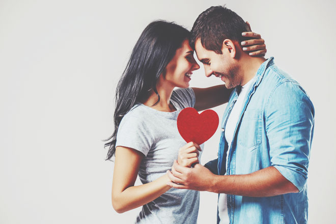 彼の星座別【告白されたときの反応】蟹座男性は一気に恋愛モードスイッチオン！