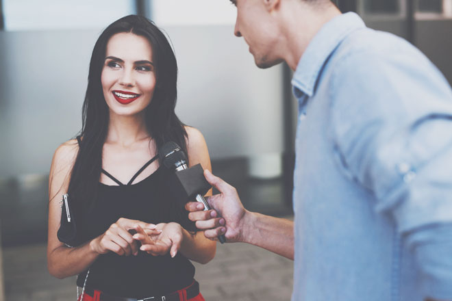 【心理テスト】街頭インタビューの受け答えでわかる、改善したい恋の問題点