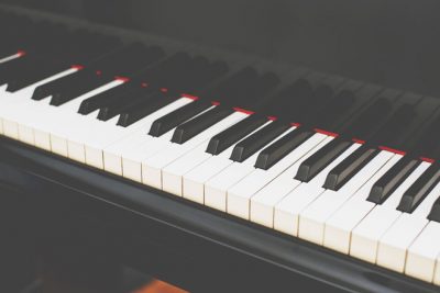 【夢占い】心地いい音色の夢は恋愛運が上昇中！　ピアノの夢が暗示すること