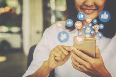 血液型【SNSのコメント】あるある　B型はスタンプで即レス！