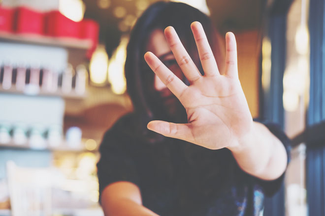 血液型【スキンシップが苦手】ランキング　A型は人目が気になり恥ずかしい！