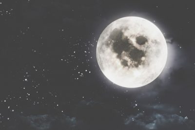 4/30は蠍座満月　独占欲や嫉妬心を手放そう！