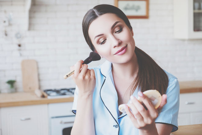 ベースメイクが適当な人は浮気相手になりがち!?　メイクでわかるダメ恋愛の傾向