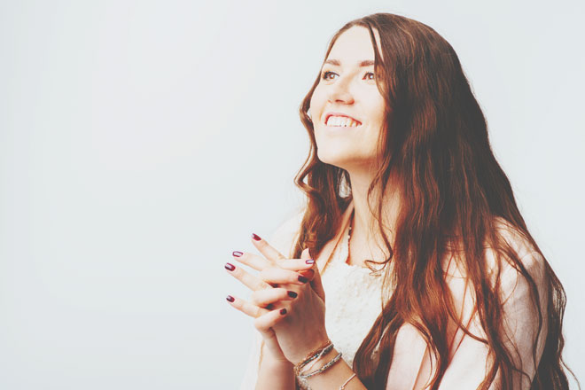 【心理テスト】全身鏡、どう割れた？　答えでわかる、あなたが期待し過ぎてしまうもの