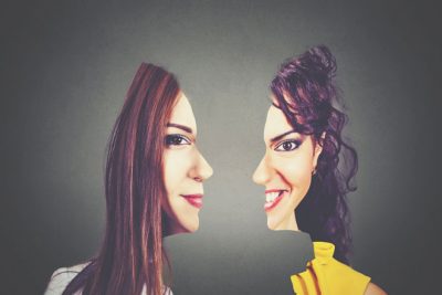 【手相占い】表の顔と裏の顔はまったくの別人!?　二面性がある手相ベスト3