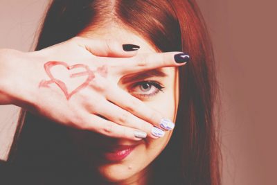 12星座【2020年恋のサイン】天秤座はリップが折れる！