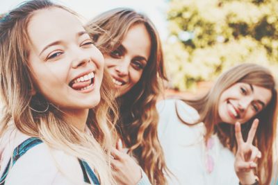 12星座別【2020年の人間関係運】射手座は“くつろげる関係づくり”がポイントに！