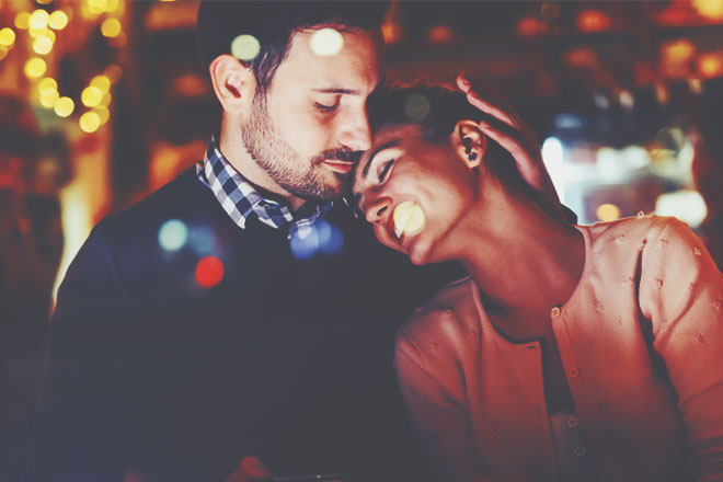 【無料占い】霊視タロットで占うあの人の本音　彼の恋愛モードをオンにするには？