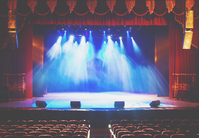 【2月の開運方位】ラッキー方位は「南」、舞台鑑賞に出かけよう！