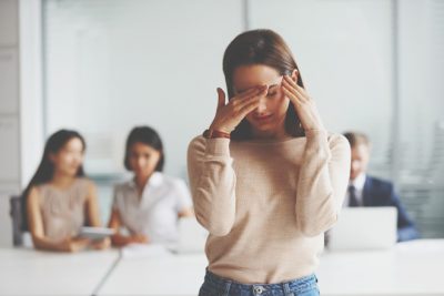 【手相占い】ときには相手を疑って！　フレネミーに狙われやすい手相ベスト3