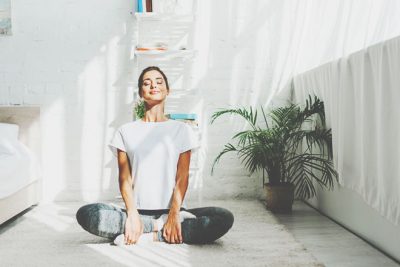 【開運指ヨガ】心を整える「慈愛のポーズ」