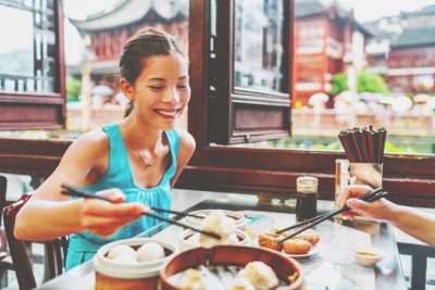 血液型【日帰りバスツアー】あるある　O型は名物銘菓を食べまくっておなかいっぱい！