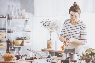 12星座【ありあわせ料理が得意】ランキング　魚座は意外な組み合わせで！