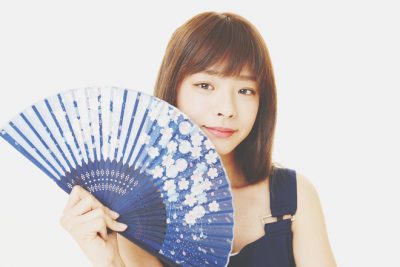 【初夏の開運行動】扇子をあおぐとラッキーを引き寄せる！