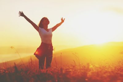 12星座【孤独に強い】ランキング　水瓶座は孤独＝自由！