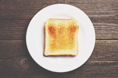 【8月の開運壁紙】恋愛運は「食パン」、仕事運は「あんみつ」の画像で運気アップ！