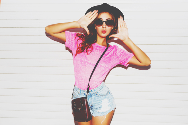 Tシャツでわかるさみしがりや度 　派手な色を着る人は誰かいないと孤独でつらい!?