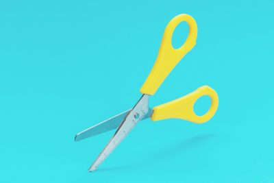 【夢占い】ハサミの夢が暗示することとは？