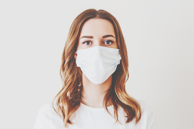 【夢占い】マスクの夢は心的距離を置きたいあらわれ！　口にまつわる夢が暗示すること