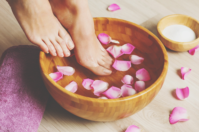 血液型【暑さ対策】あるある　A型は足水で涼を楽しむ、O型は冷たいものをたくさん食べる！