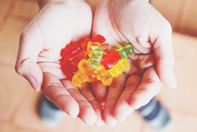 【心理テスト】好きな人からもらったグミの味は？　答えでわかる恋が長続きするお相手