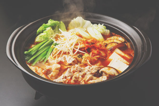 九星別【2019年冬の開運鍋】二黒土星は豆乳鍋、五黄土星はニラたっぷりのキムチ鍋！