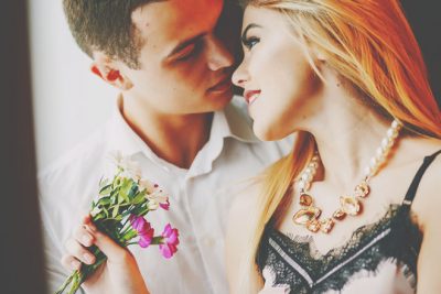 【心理テスト】偶然のすれ違いでわかる、運命の相手と出会える場所