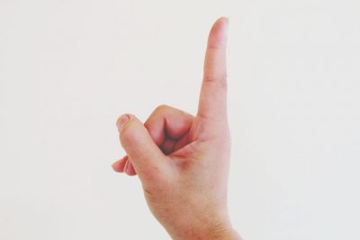 【夢占い】指の夢が暗示することとは？