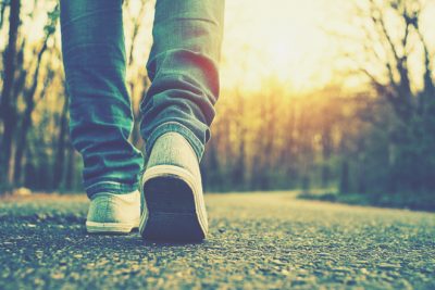 【夢占い】故郷へ帰る夢は原点回帰のメッセージ！　帰る夢が暗示すること