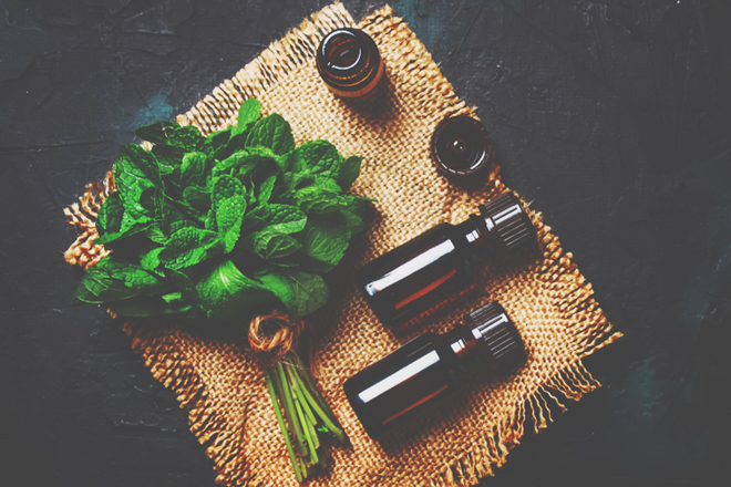 今年の疲れはアロマで癒やして　厄落としや負の感情の浄化に効くアロマオイルの使い方