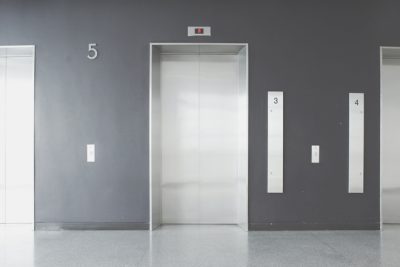 【心理テスト】エレベーターでわかる、あなたが気をつけたいこと