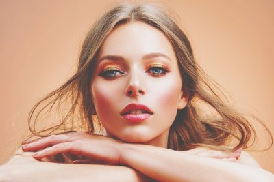 血液型別【2021年ハッピーアイメイク】B型はゴールドアイで運気アップ！