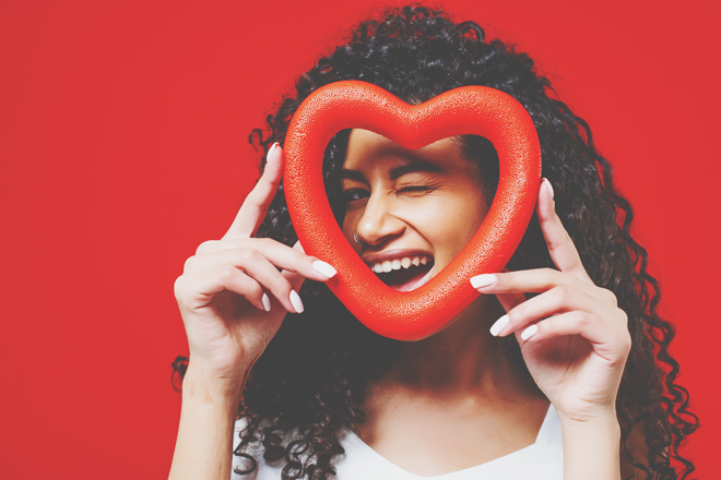 【心理テスト】偶然見つけたらラッキーなものは？　答えでわかる恋に落ちる瞬間