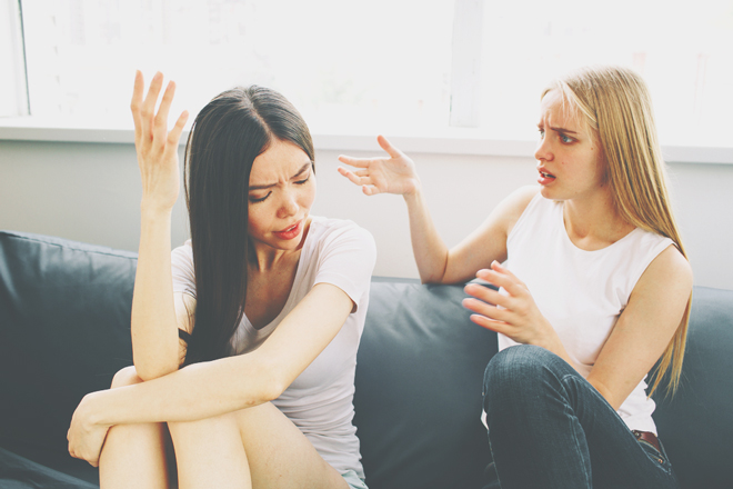 【夢占い】口ゲンカする夢は対人関係でお疲れ気味!?　ケンカの夢が暗示すること