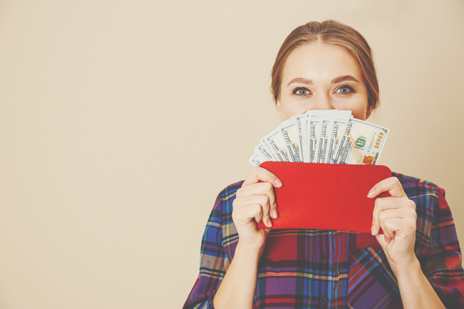 【手相占い】ハンドタイプでわかる金運を上げるお財布カラー　水の手の人はオレンジ系！