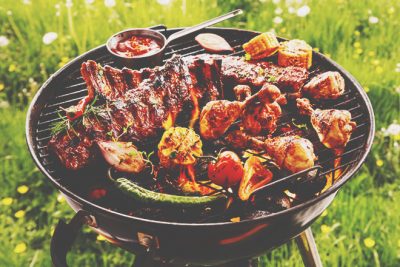 【7月の開運壁紙】恋愛運は「バーベキュー」、金運は「金魚」の画像で運気アップ！