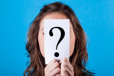 生年月日だけでゲストの名前をピタリ！　当たりすぎて怖い占い師・法演の鑑定