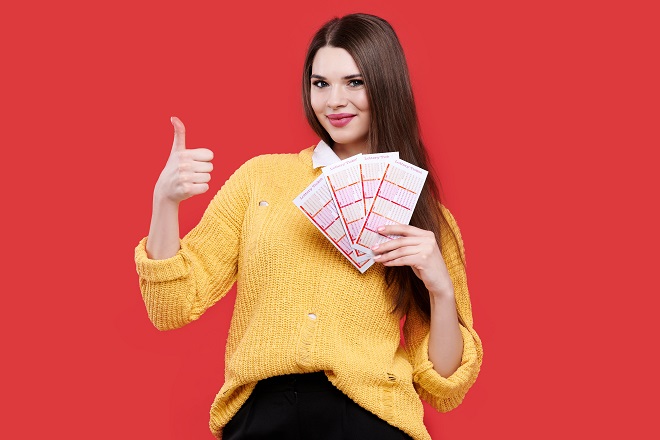 宝くじを買う日はいつがいい？　2022年の「縁起がいい日」カレンダー