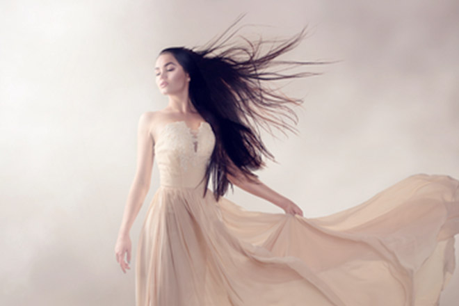 タロット占い | レオン・サリラが告げる、今のあなたの恋愛運【無料占い】