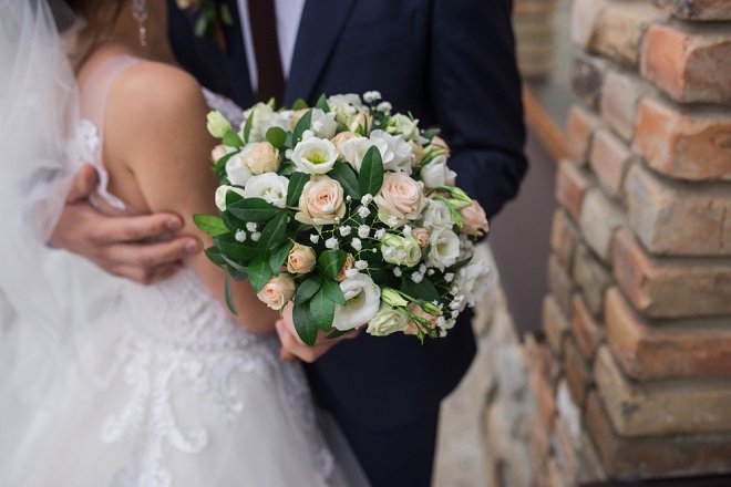 タロットで婚期をズバリ的中！　新婚タレントの結婚を言い当てる斗弥の凄腕鑑定