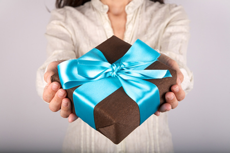 友だちの結婚祝いに贈るプレゼントでわかる、あなたの嫉妬深さ度