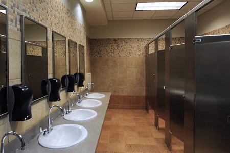 トイレの入る位置でわかる、あなたのおばちゃん度　真ん中はおばちゃん街道まっしぐら!?