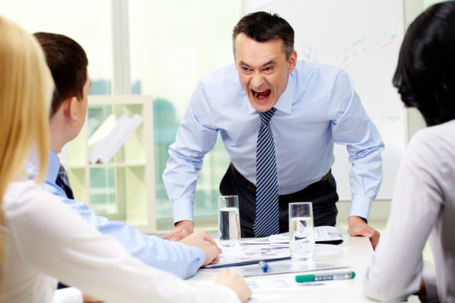 12星座【モラハラ男】ランキング　獅子座の男性は優位に立つため相手を見下しがち！