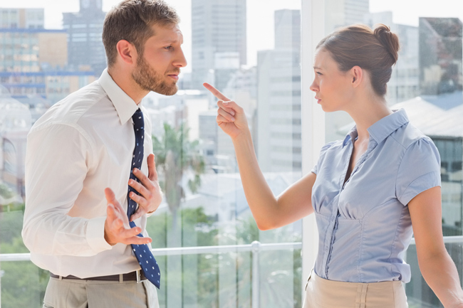 12星座【逆セクハラ】ランキング　山羊座女性は上から目線で後輩男子に嫌味を言いがち！