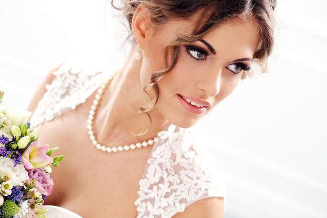 恋愛＆結婚運アップできるアクセサリーの着け方　指輪は小指、ネックレスは長めに！