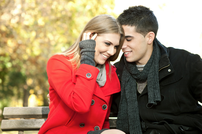 好きな相手を落とす得意なテクニックと、恋の脈ありサインがわかる【心理テスト】